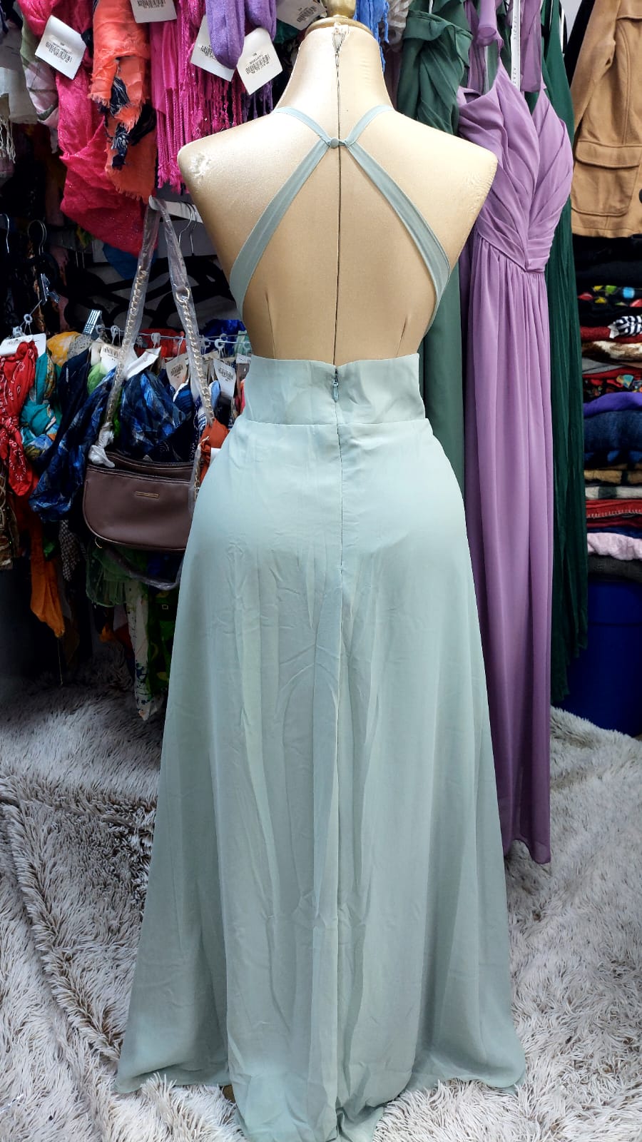 Vestido verde menta de tirantes delgados