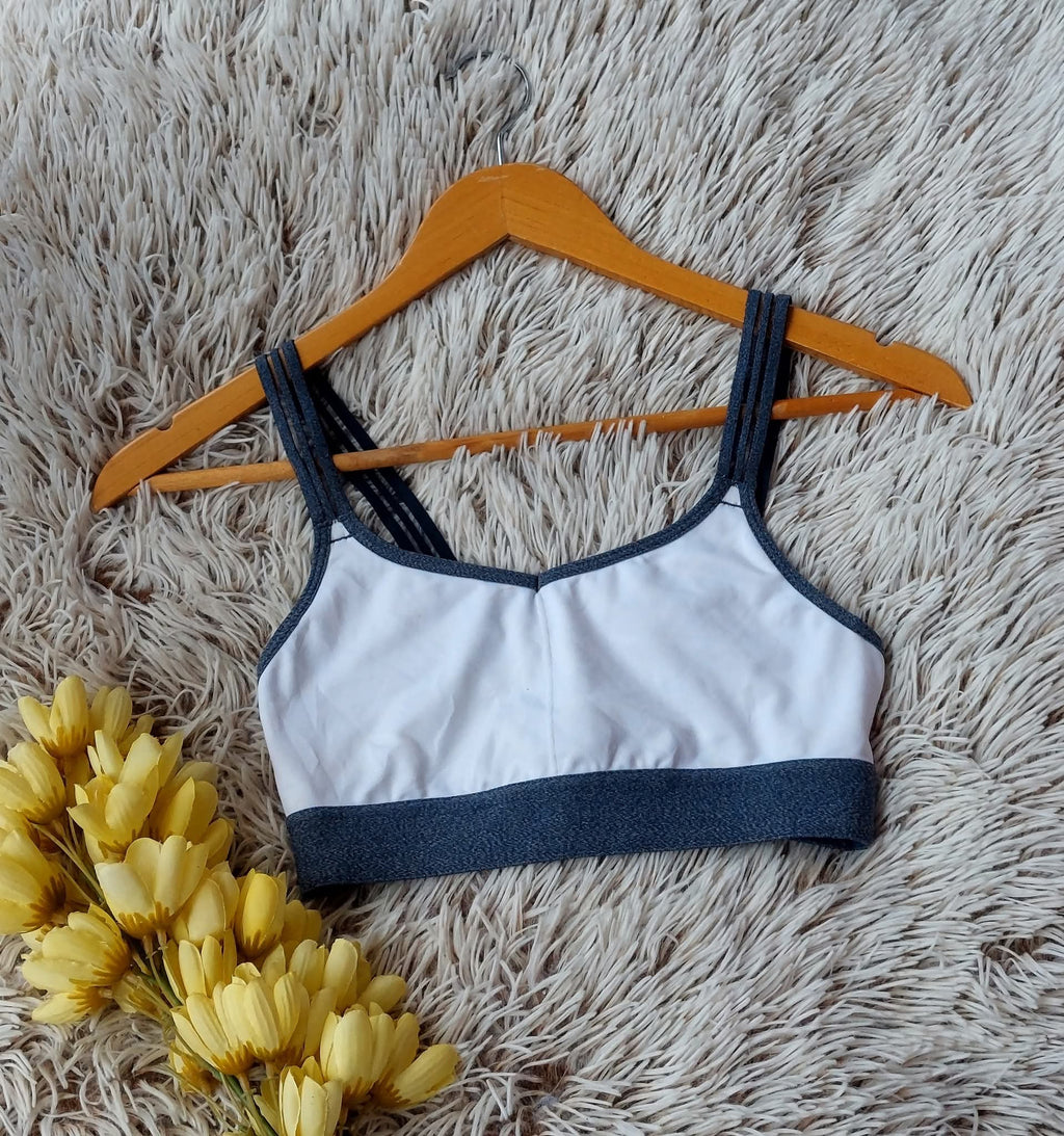 TOP BLANCO ELASTICO GRIS CON TRANSPARENCIA EN TIRANTES