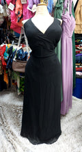 Vestido negro de tirantes delgados