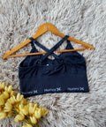 TOP GRIS PETROLEO CON LETRAS EN CINTURA