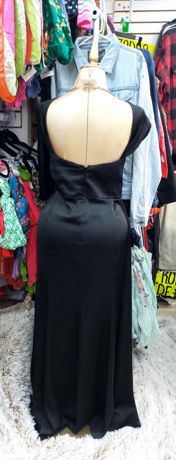 Vestido negro con corset