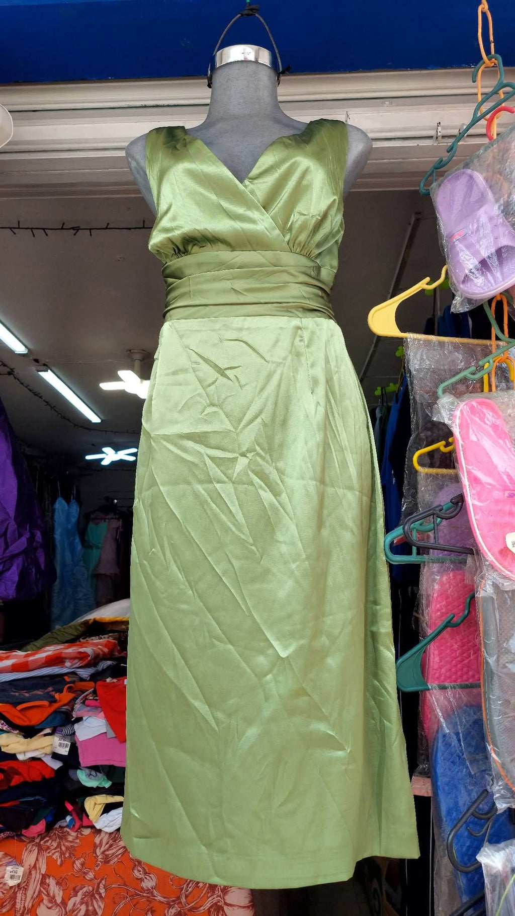 Vestido verde anitado, semi largo