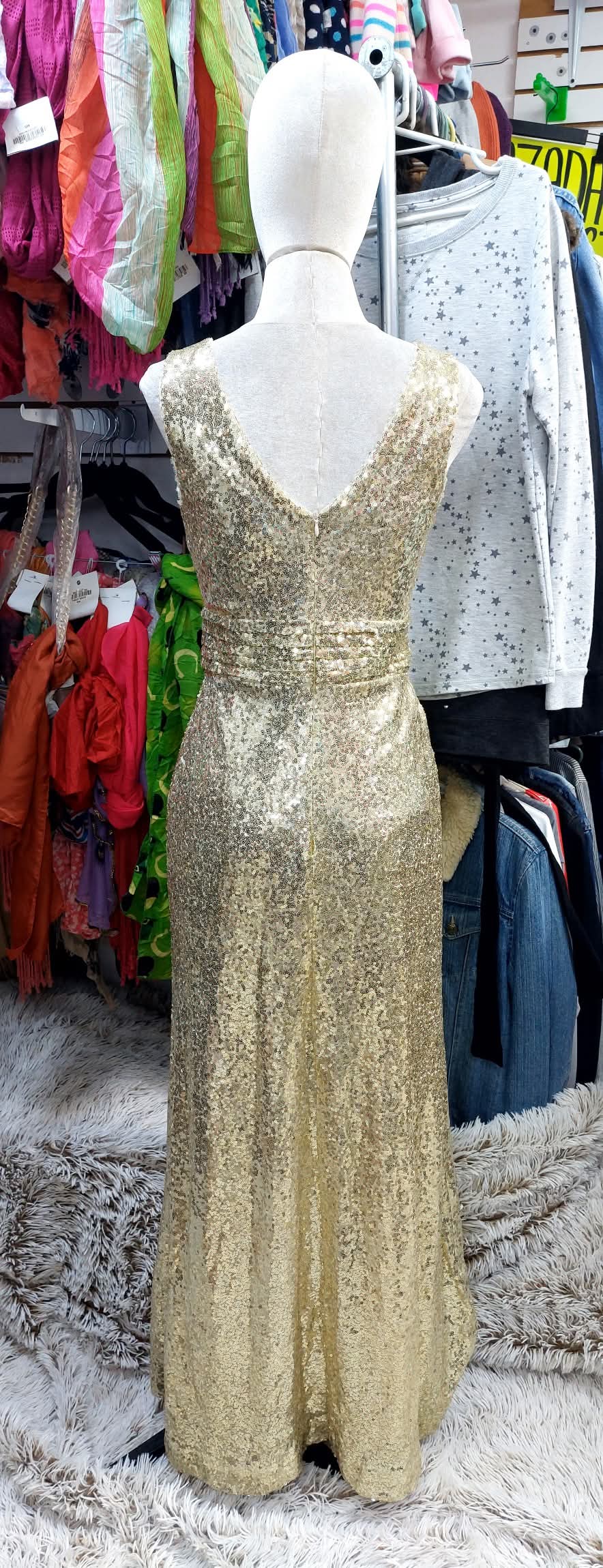 Vestido dorado de lentejuelas