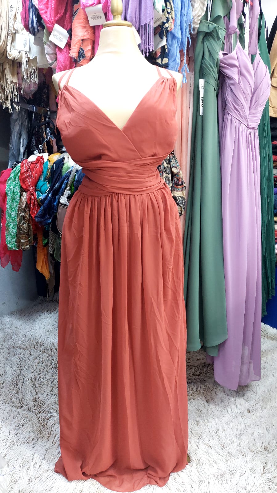 Vestido color ladrillo de tirantes
