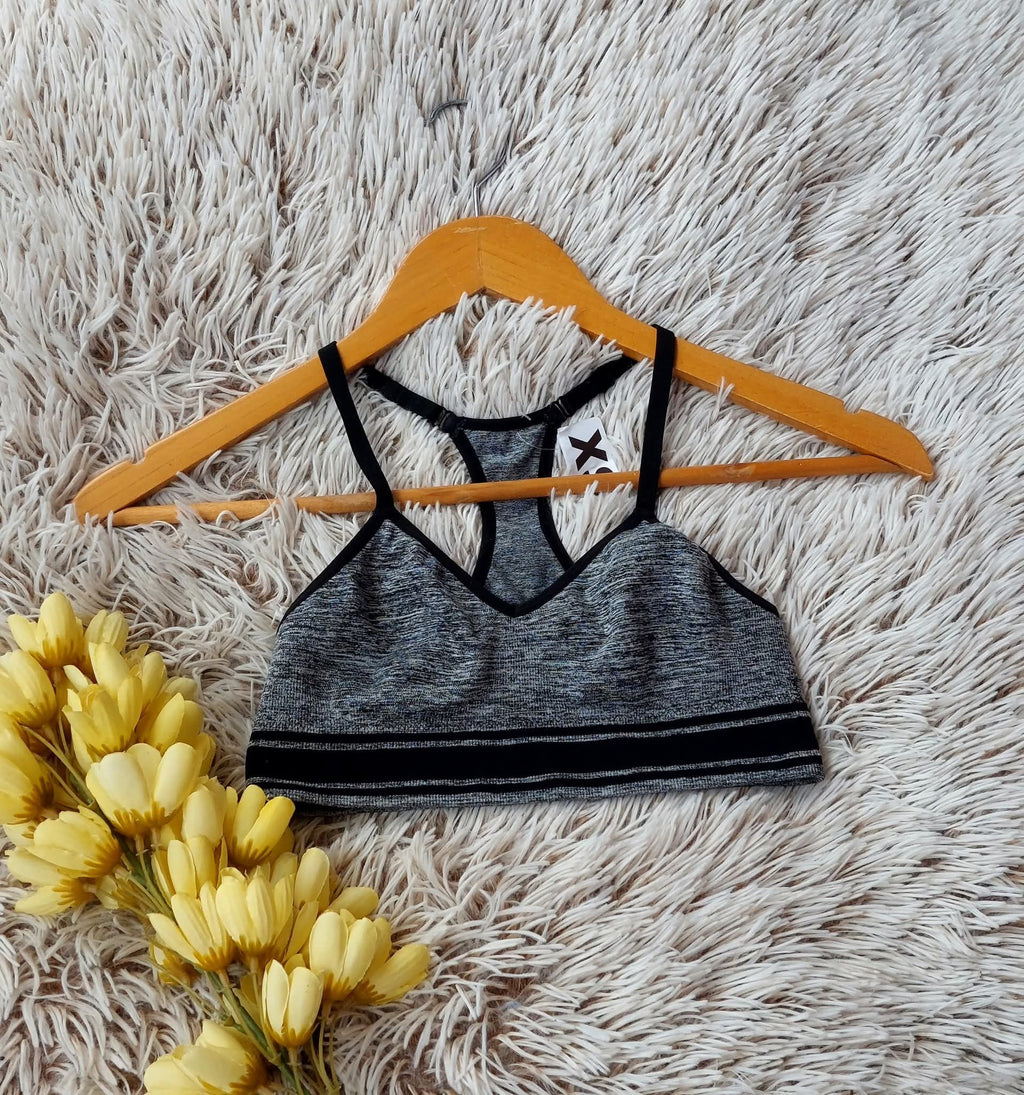 TOP GRIS FRANJAS NEGRAS Y TIRANTES AJUSTABLES