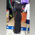 Vestido Negro cuello alto, con detalles dorados a los lados