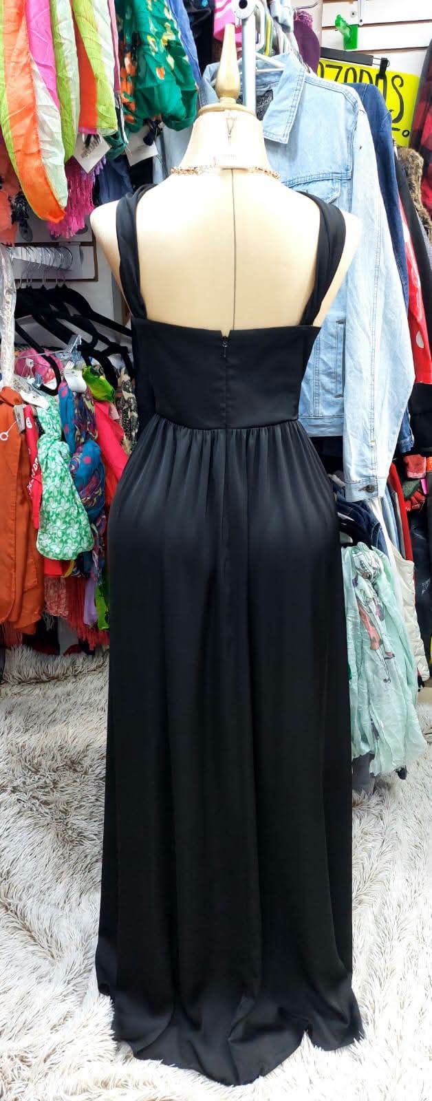 Vestido negro tirante ancho