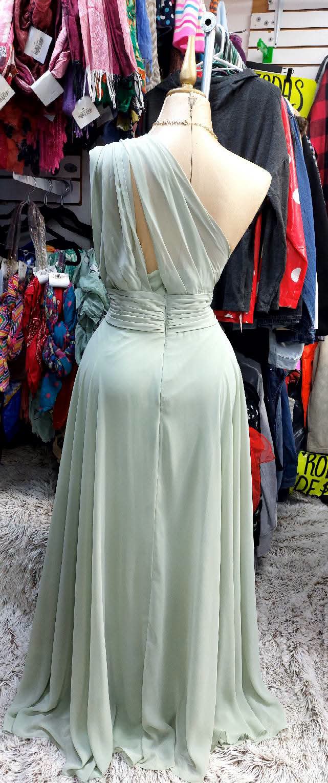 Vestido verde menta asimétrico