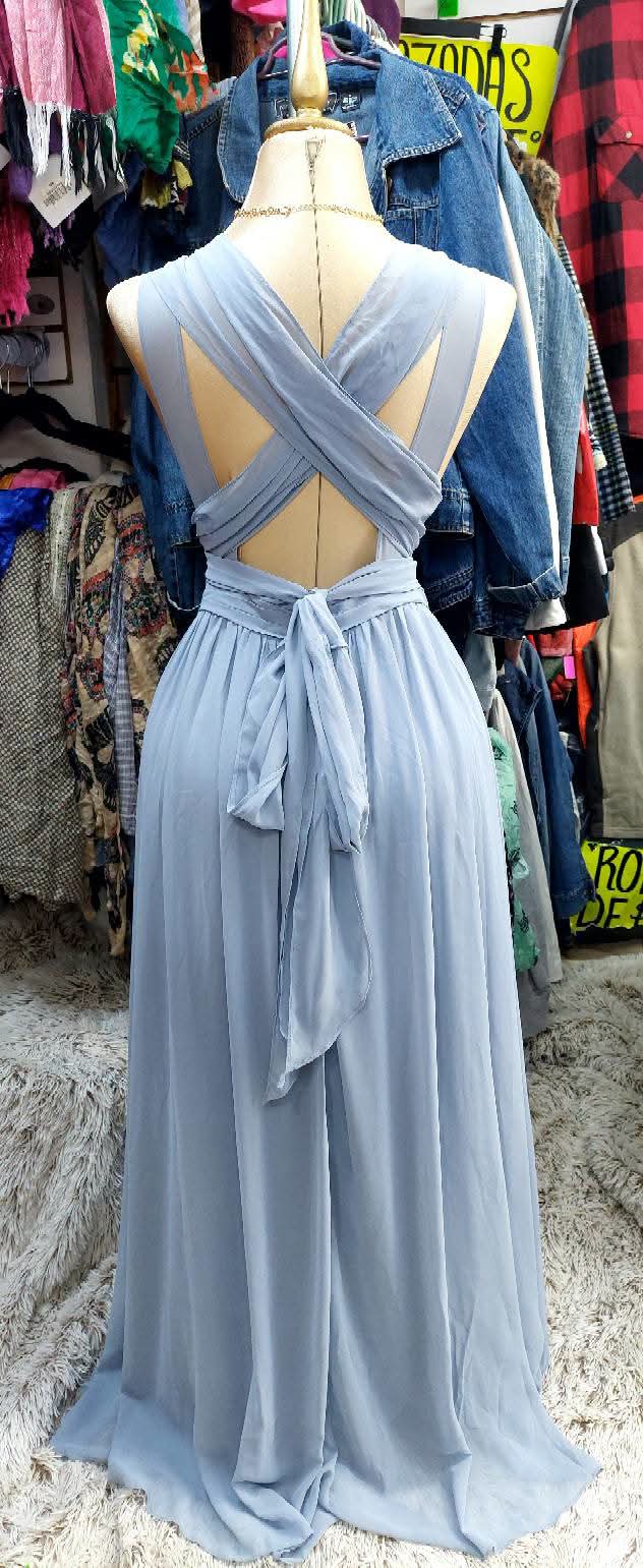 Vestido azul cielo