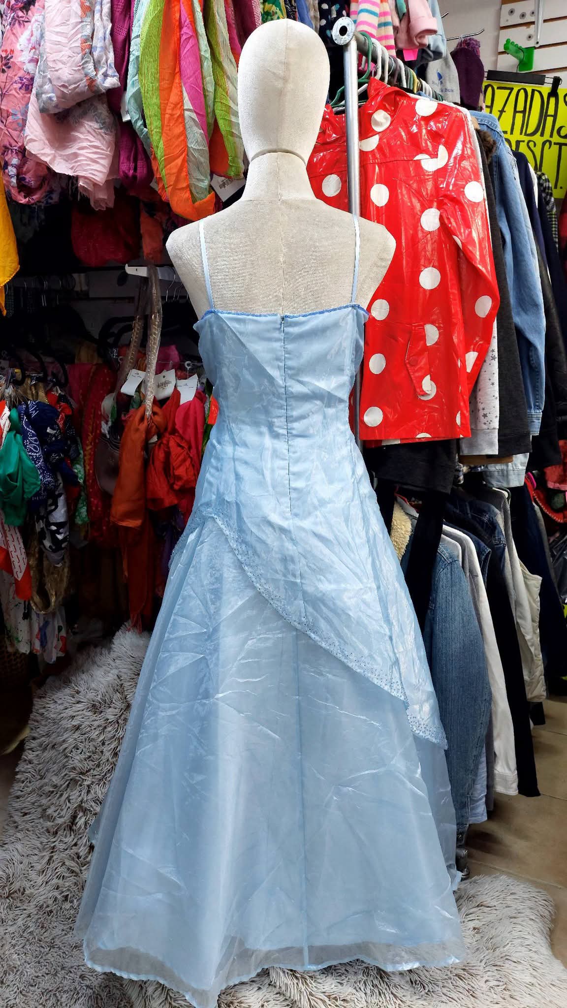 Vestido de Fiesta Azul Cielo Bordado