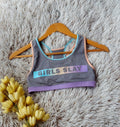 TOP GRIS BORDE MORADO,AZUL Y MELON,CON FRASE EN FRENTE