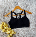 TOP NEGRO TIRANTES ENTRELAZADOS EN ESPALDA
