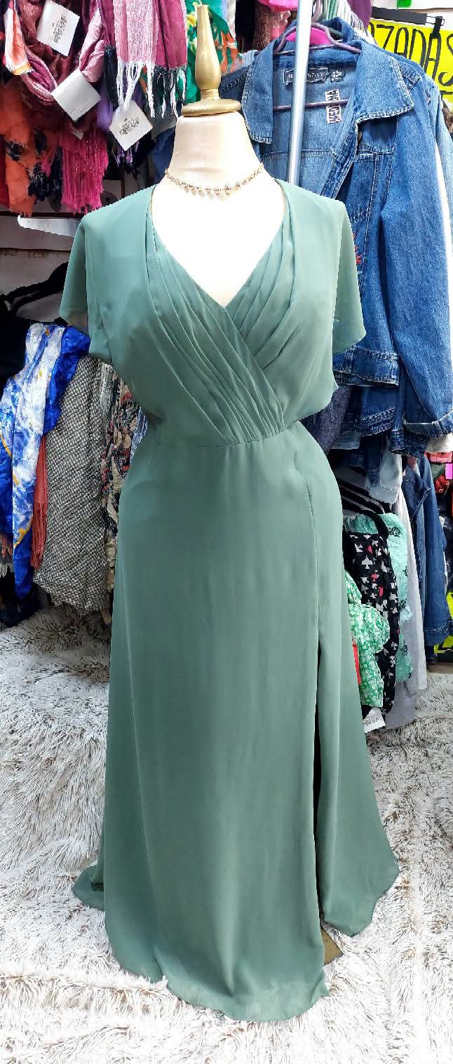 Vestido Color verde salvia  manga corta